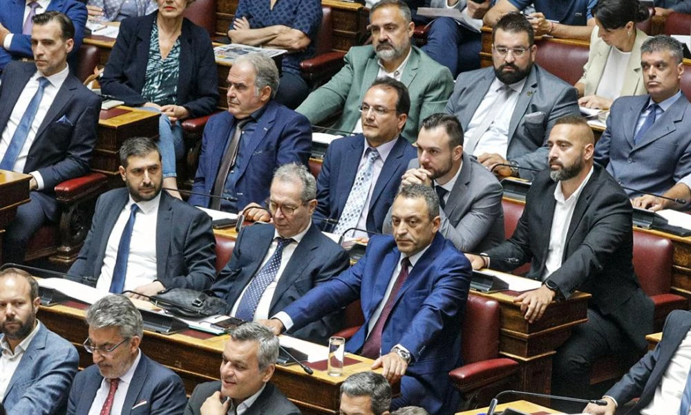 Άρχισαν τα όργανα στους Σπαρτιάτες: Ανεξαρτητοποιήθηκε ο βουλευτής Λάρισας Κωνσταντίνος Φλώρος